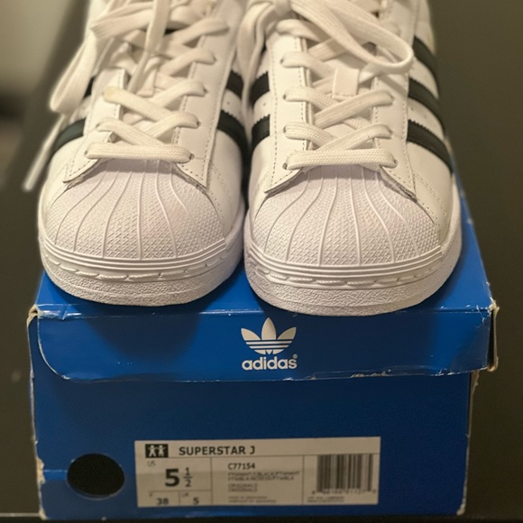 Adidas original sneakers size 5 1/2 kids size brand new - Picture 5 of 5